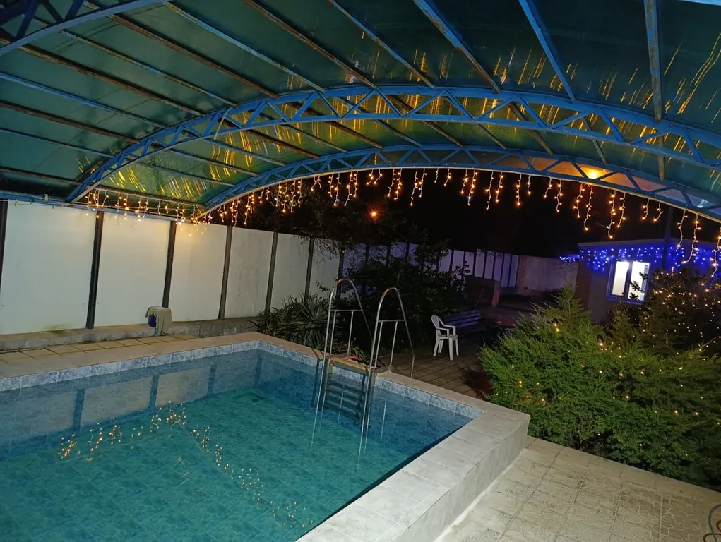 Дом с бассейном и сауной рядом с морем