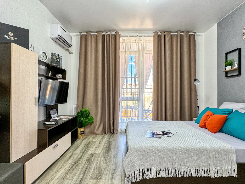 Квартира в Долине Сукко, 5 бассейнов на территории, качели на балконе