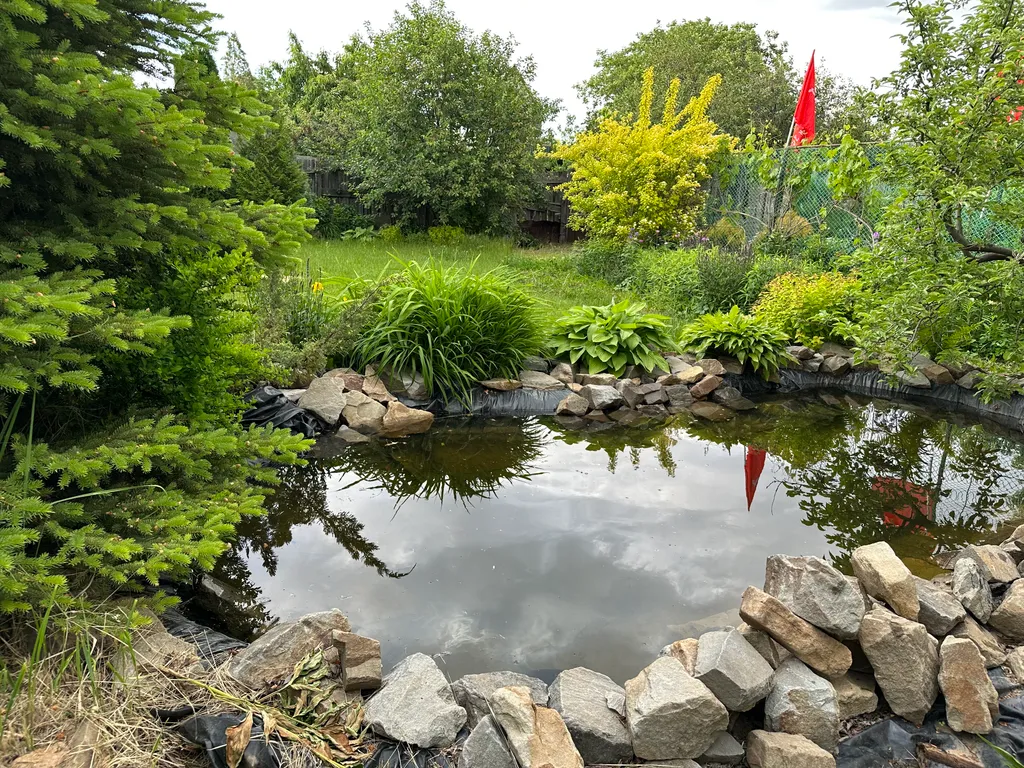 Дом на берегу залива реки Волга