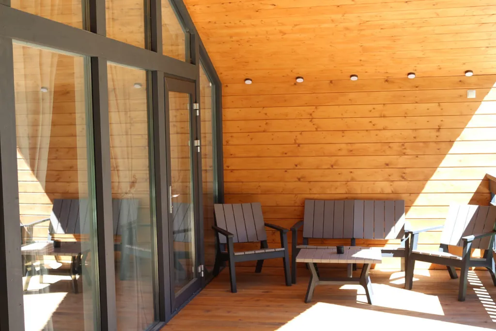 Большое бунгало в лесном массиве