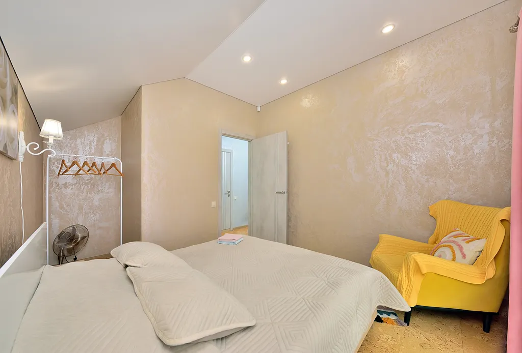 Уютный дом на берегу озера Банное