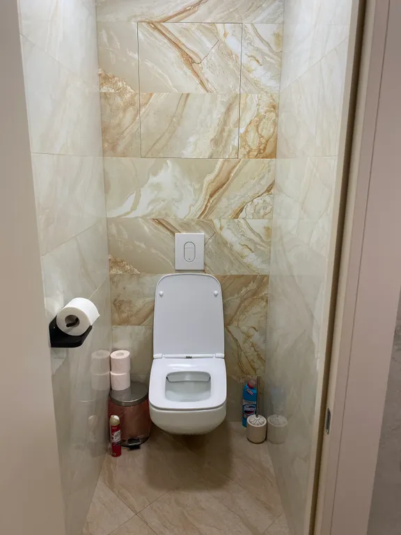 Двухкомнатные апартаменты в новостройке с витражным балконом