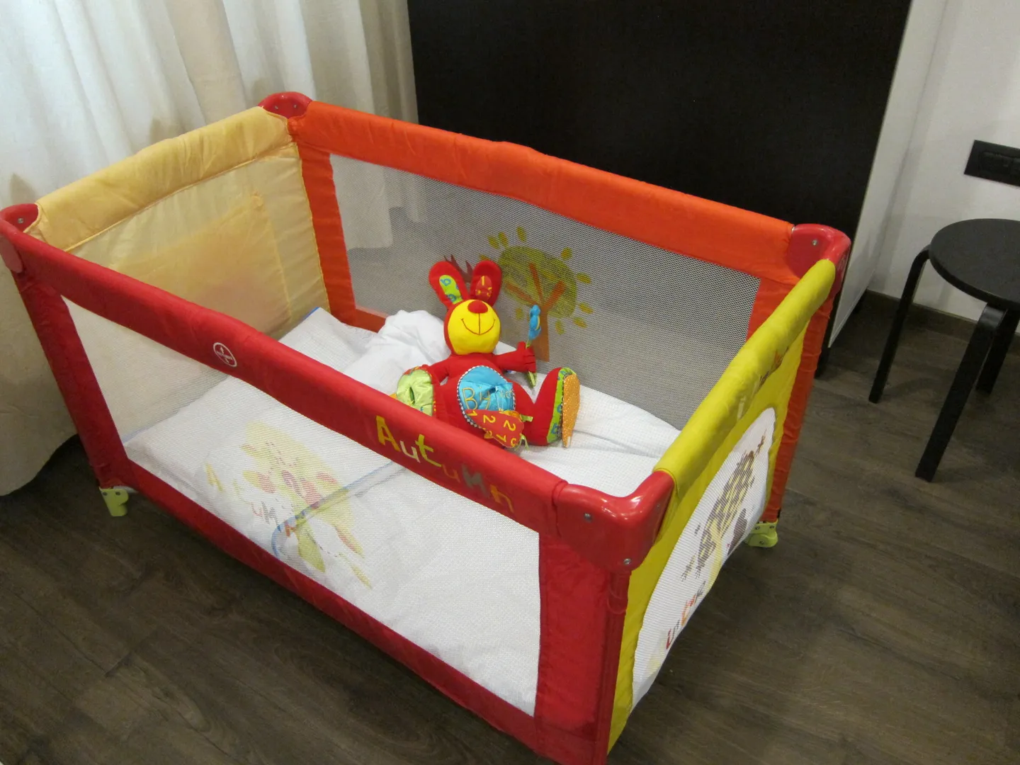 Кровать-манеж для детей до 3х лет.