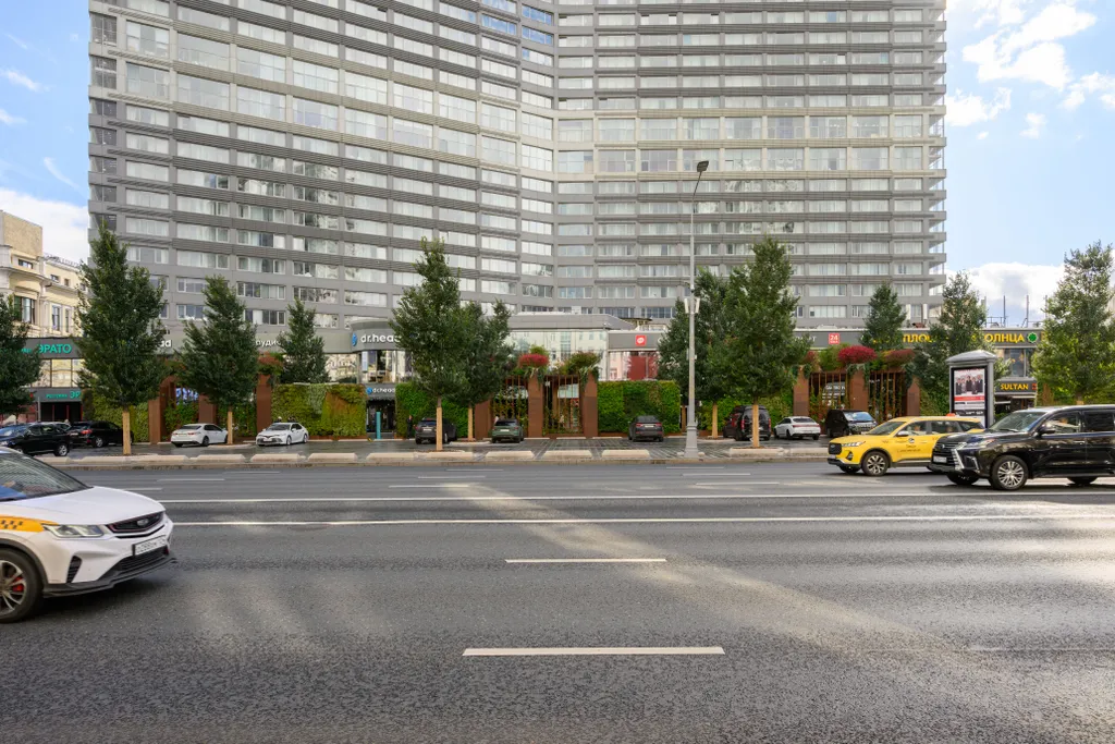 Стильный видовой апартамент в центре