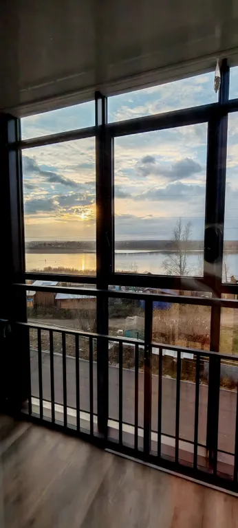 Уютная квартира с видом на закат в центре города