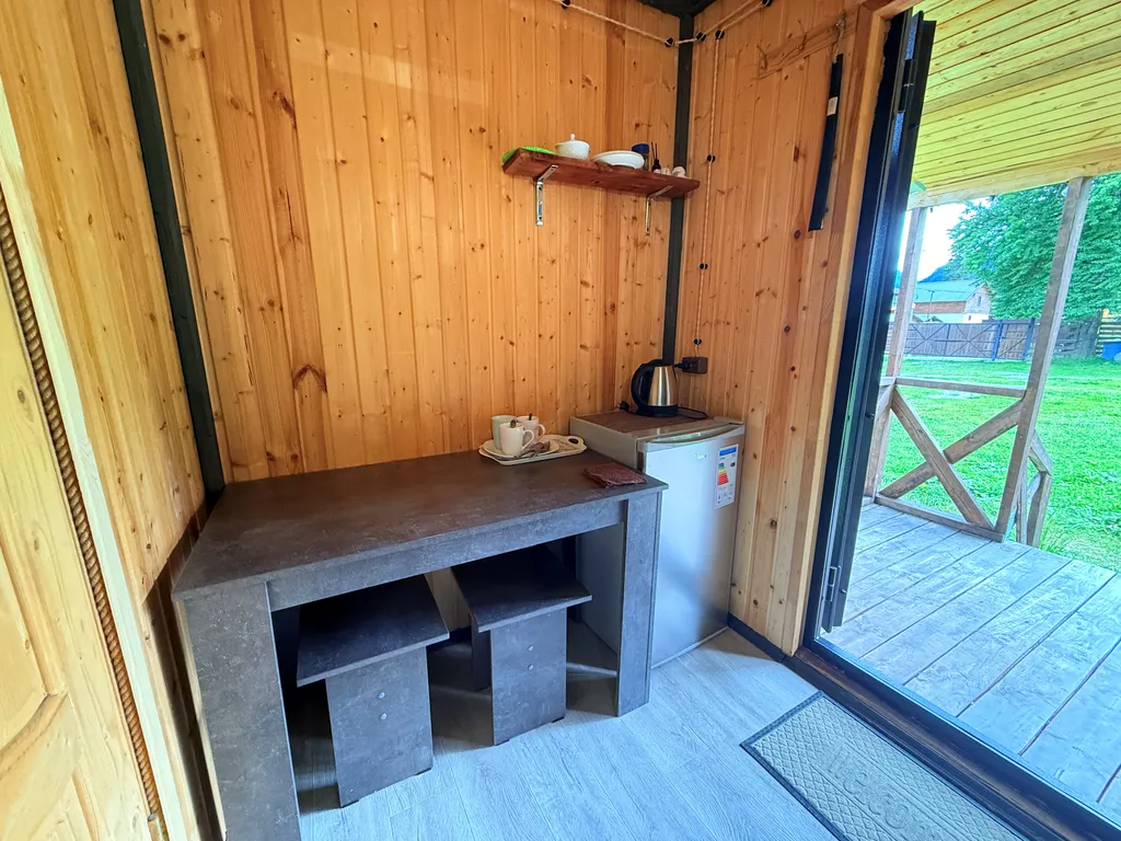 Домик с терассой и видом на горы