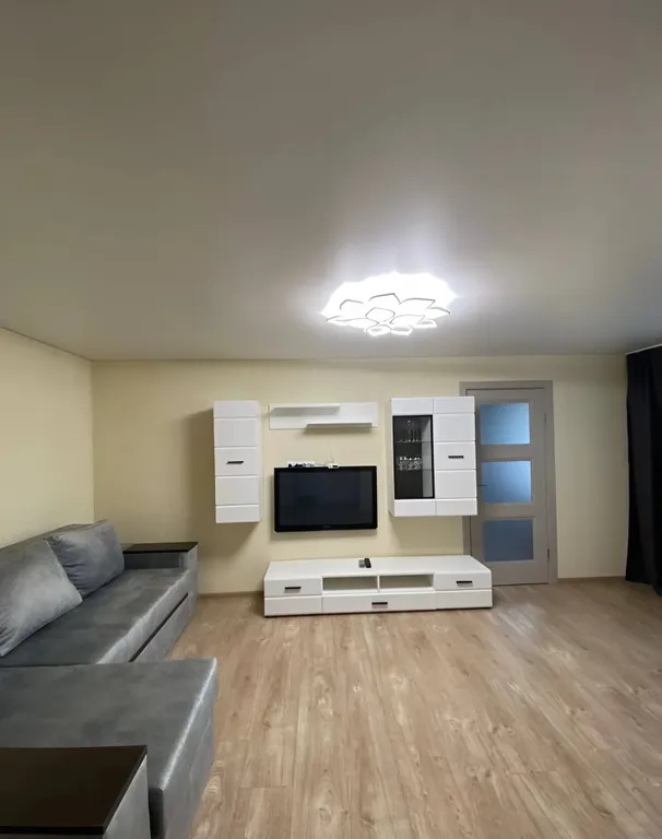 В центре города 2 комнатная квартира — аренда посуточно в Новомосковск