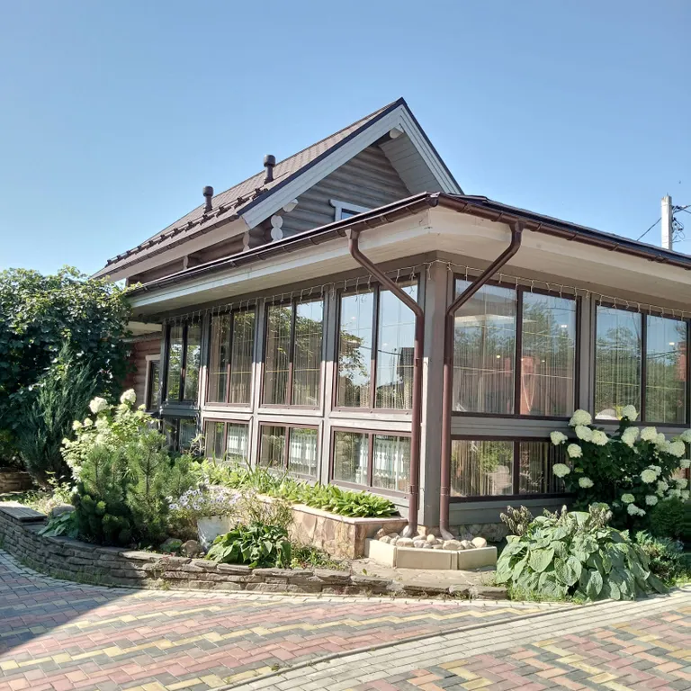 Дом с таверной