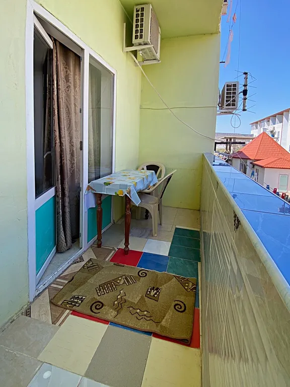 Студия на первой береговой линии