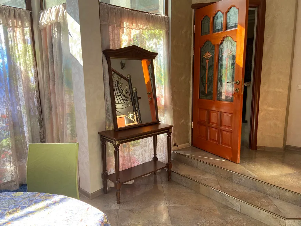 Коттедж 4-комнатный Дом — Ялта