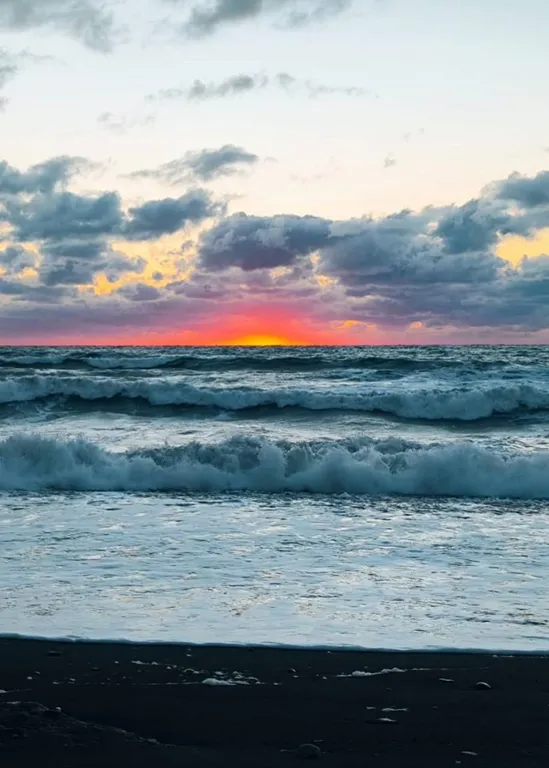 Дом в Абхазии у Черного моря (На волне)