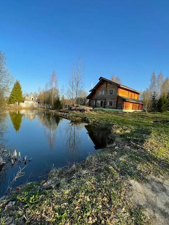 Атмосферный уютный экокоттедж из кедра с прудом