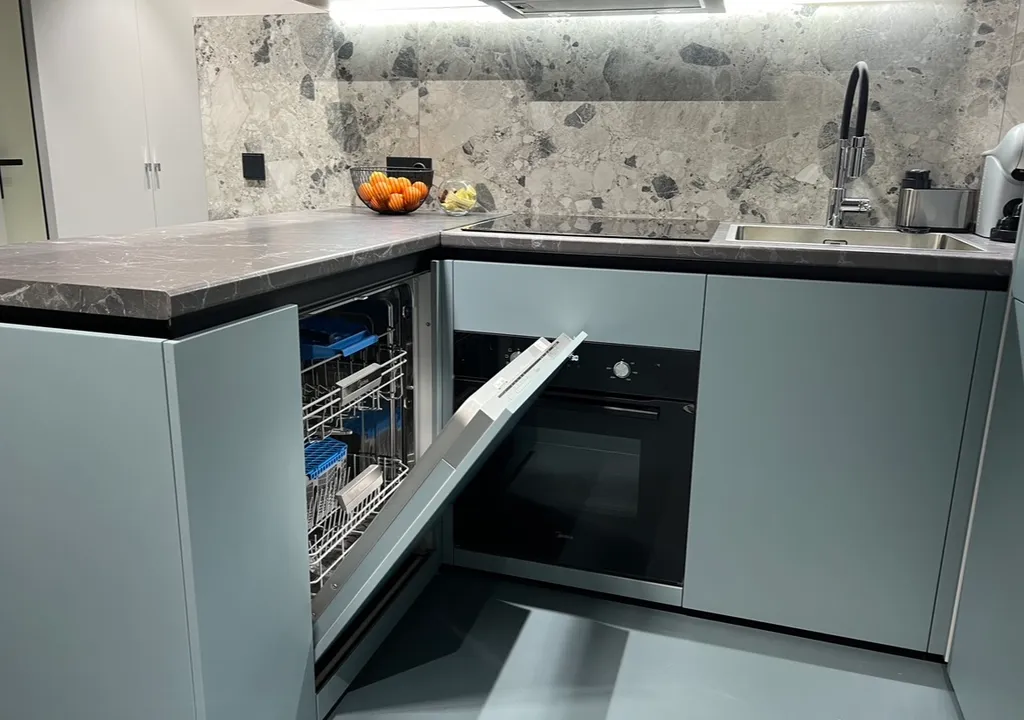 Панорамная квартира аtlantis с невероятным видом на реку и закат