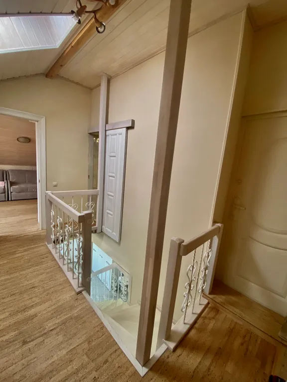 Двухуровневые просторные апартаменты с видом на море.