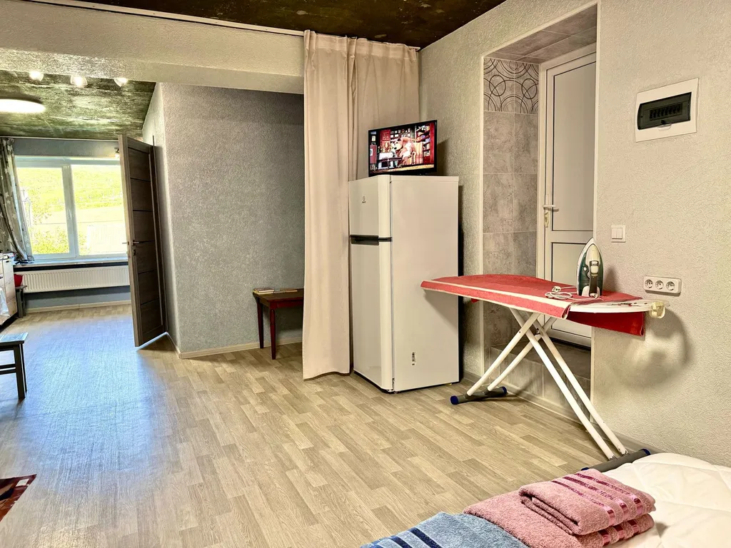 Квартира Новая студия в тихом местечке, зелень, пенье птиц, горы и море — Варваровка