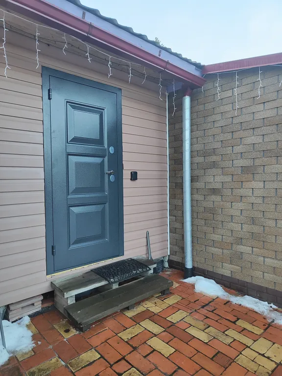 Коттедж Уютный дом в лесу — Деревянное