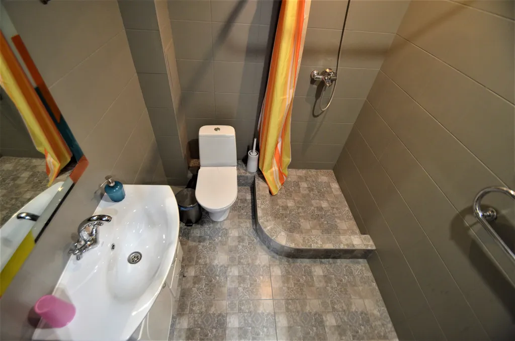 Семейные апартаменты на 4-х в самом центре Ялты у моря, парковка бонус