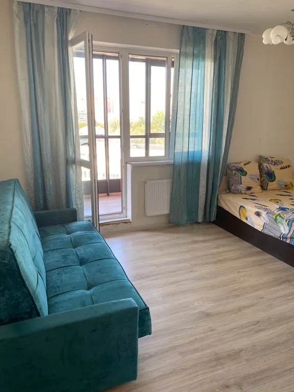 Квартира Уютная просторная двушка в новостройке с витражным большим балконом — аренда посуточно в Жуковский