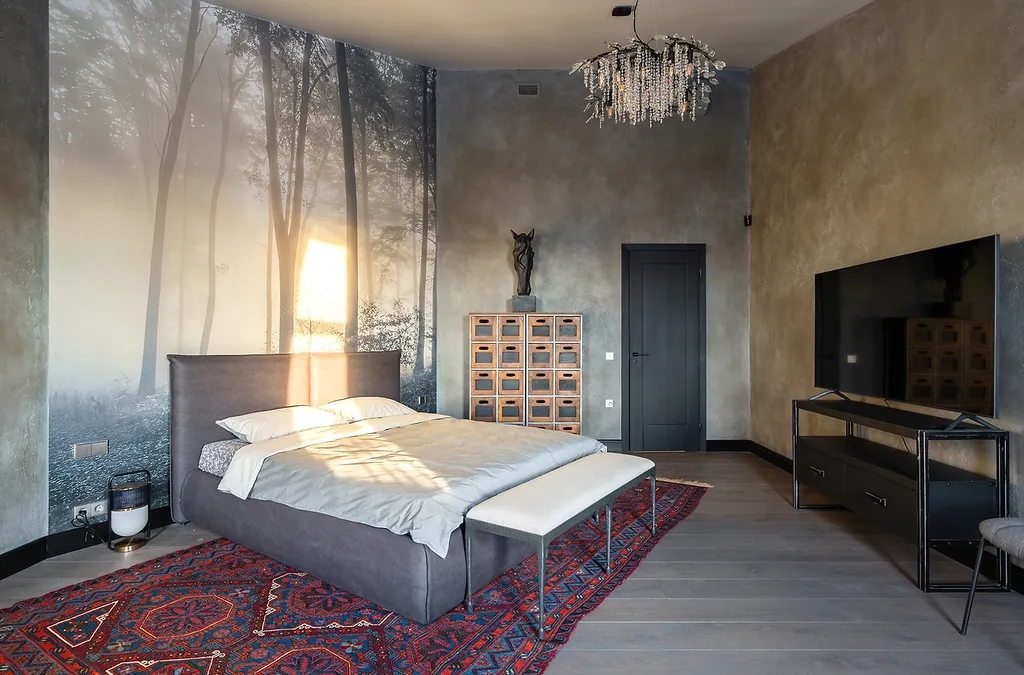 Потрясающая Mанcаpдa c тpемя бaлконaми и видом нa Фoнтанку