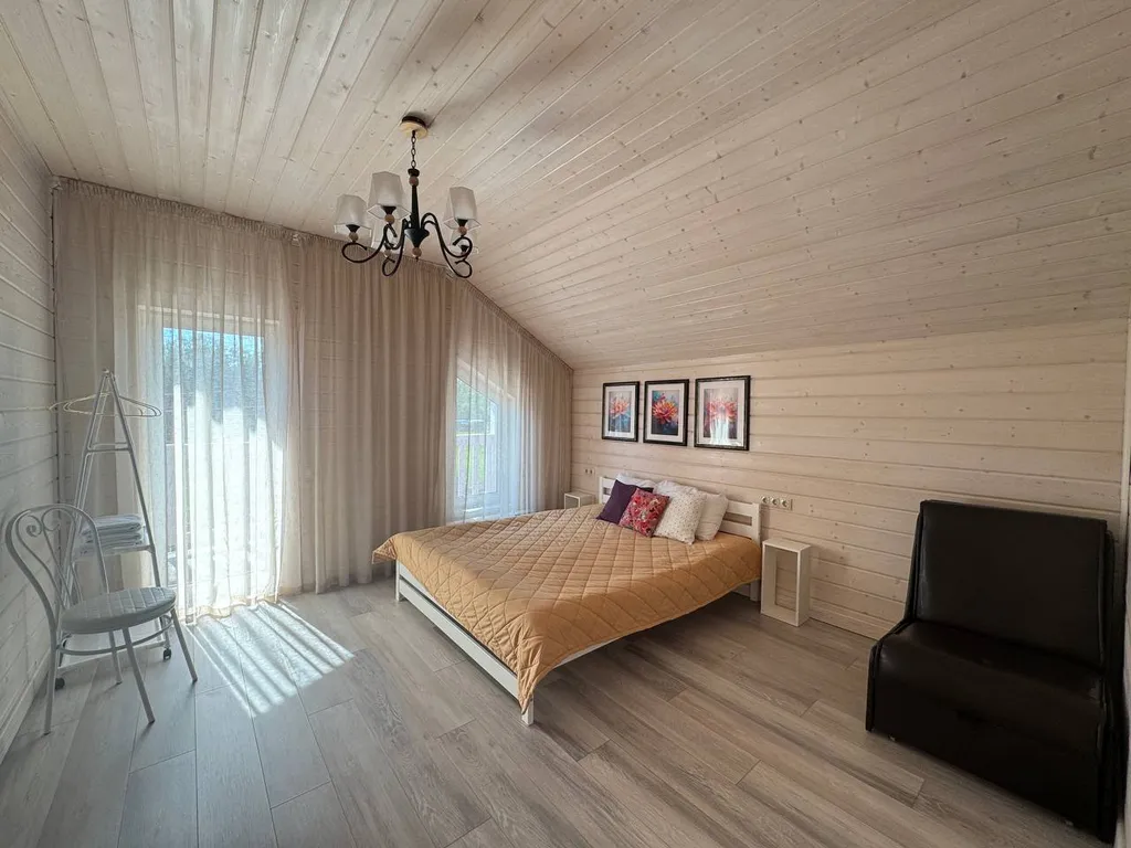 Дом с сауной на краю леса