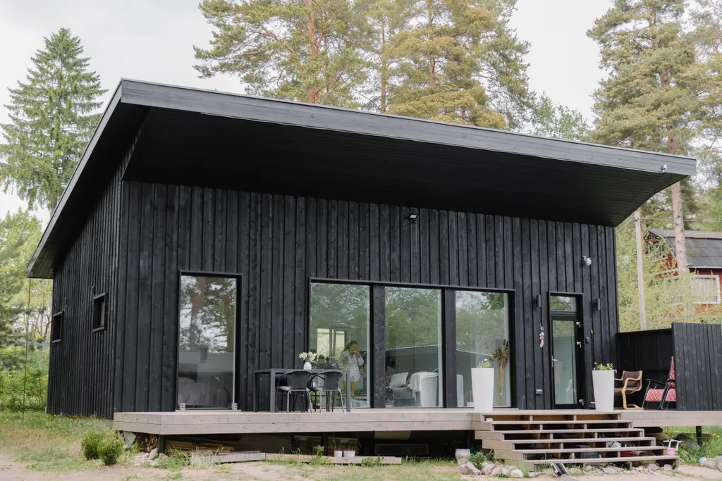 Стильный дом на берегу Ладожского озера с панорамным видом