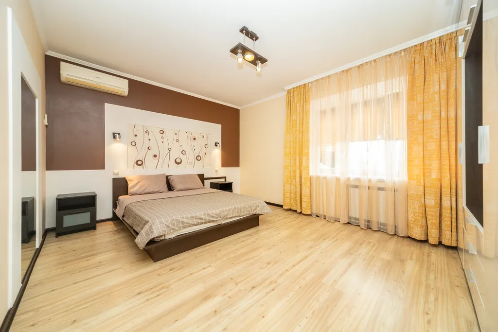 Квартира Бoльшая 3-комнaтнaя кваpтира в центре города — аренда посуточно в Пермь