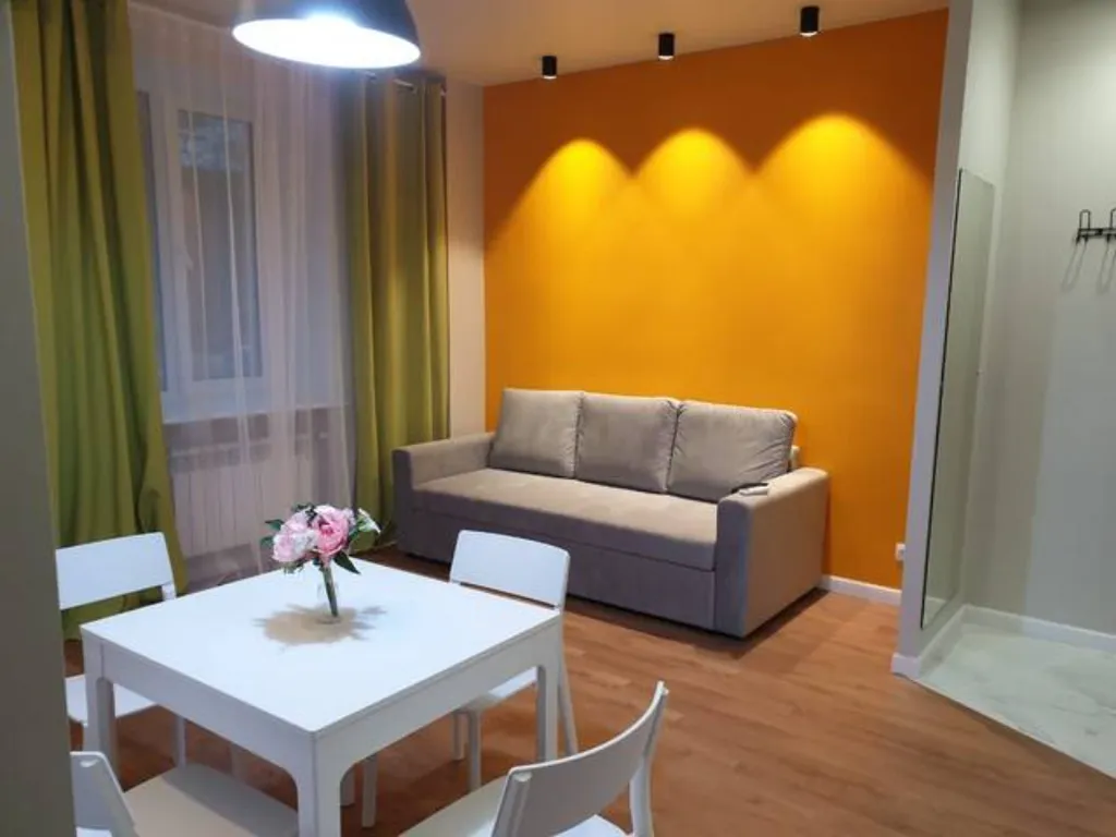 Квартира с отдельной спальней в центре