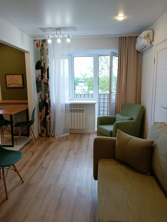 Двухкомнатная квартира в центре города с потрясающим видом из окна — аренда посуточно в Псков