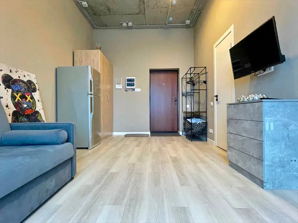 Шикарная квартира с панорамными окнами и террасой рядом с титан ареной