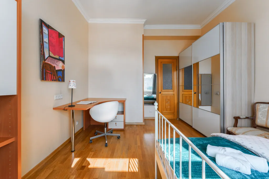 Квартира 4-комнатная квартира с видом на набережную — Москва