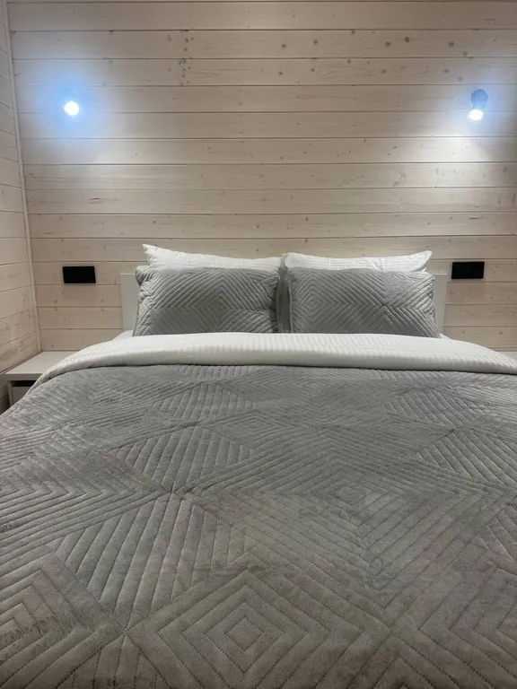 Коттедж Двухкомнатный дом с видом на горы и реку — аренда посуточно в Домбай