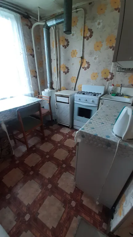 Очень,  очень тёплая квартира и тихая улица.