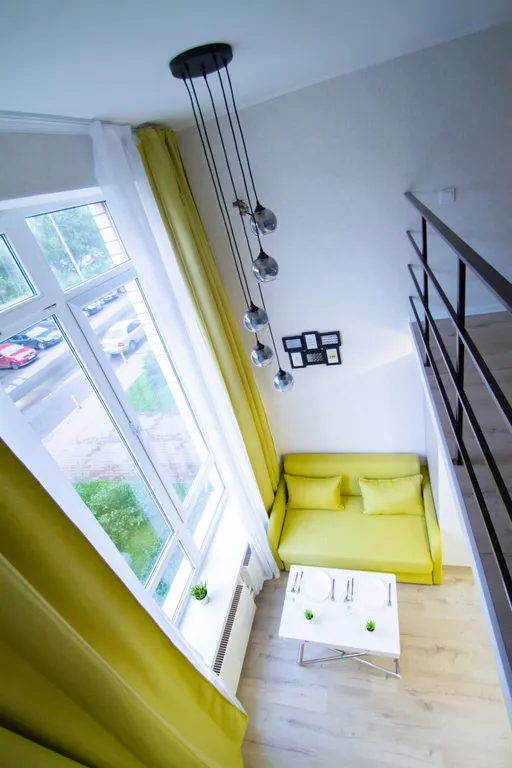 Двухъярусная студия с дизайнерским ремонтом