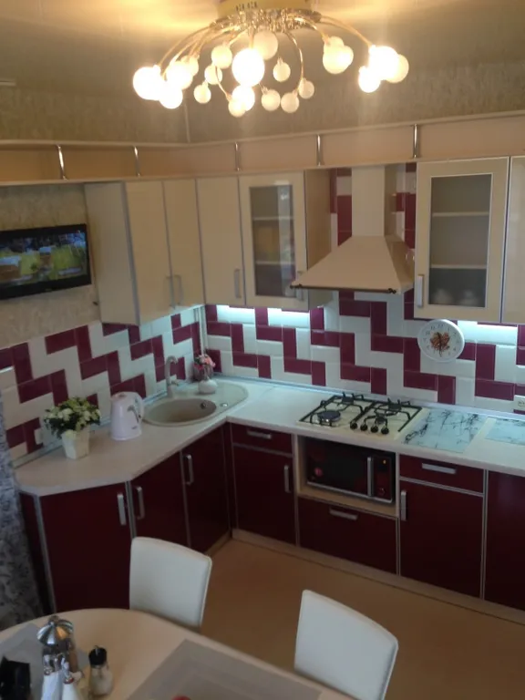 Большой дом в Евпатории со своим двором