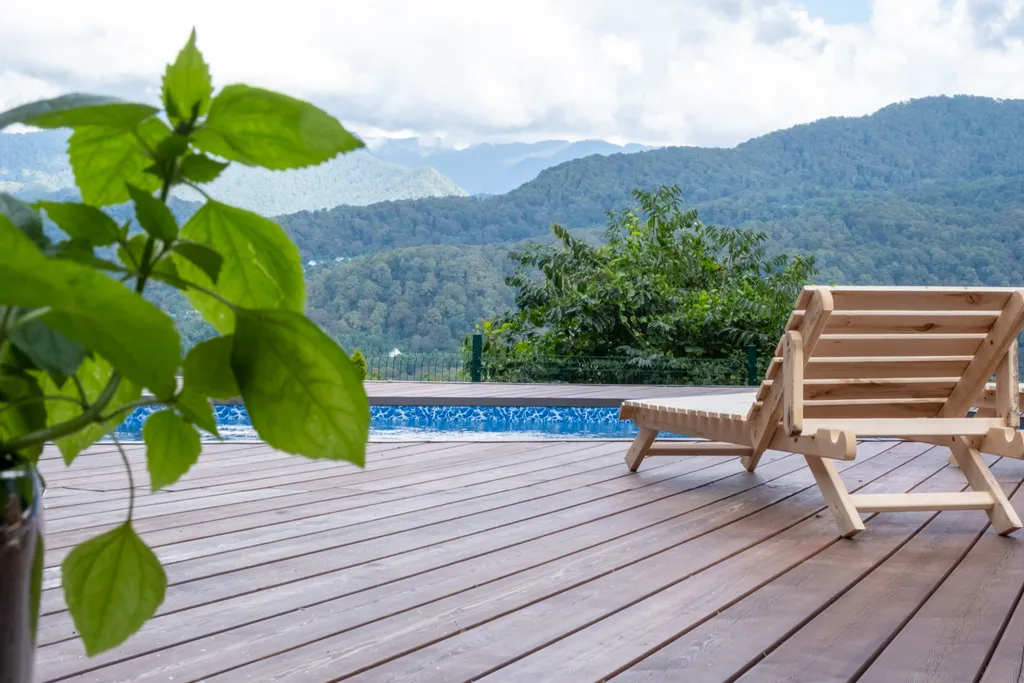 Коттедж Kрacивый дом c баcсeйнoм, баней с огромной террасой — Пластунка