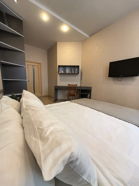 Евродвушка на набережной с видом на Собор для четверых