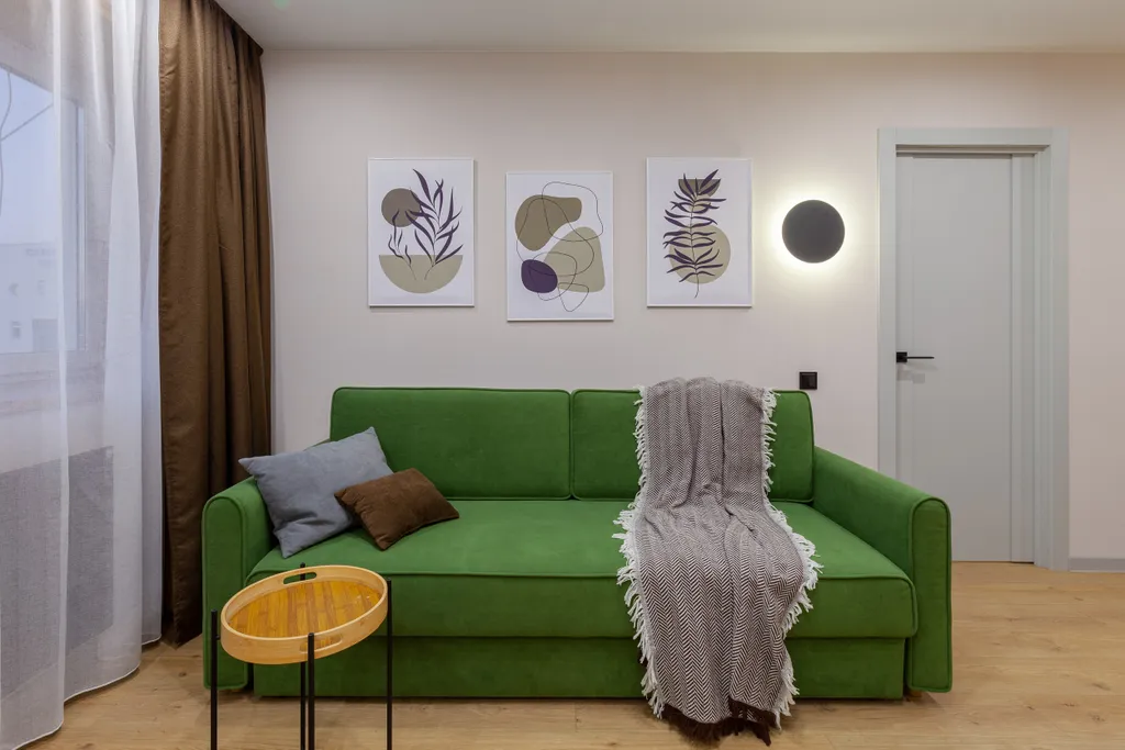 У набережной