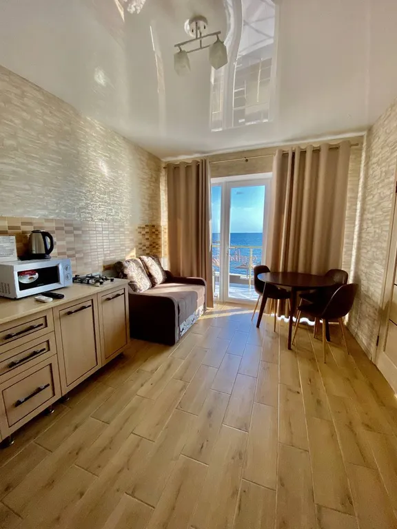 Трехместный просторный люкс с шикарным видом на море