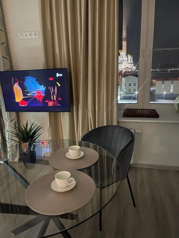 Студия с видом на храм и реку