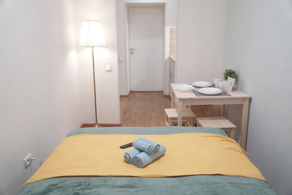 Светлая студия для двоих гостей недалеко от метро