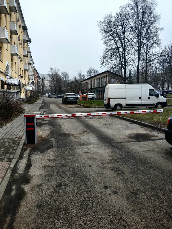 Двухкомнатная квартира возле цума