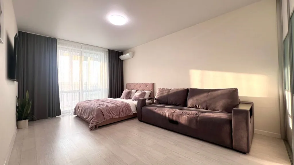 Вернисаж на Броско командированным и туристам города до 4 человек