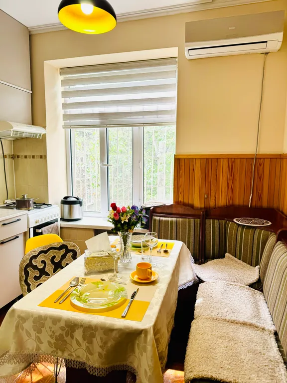 Уютный уголок рядом с ЦУМом и ГУМом