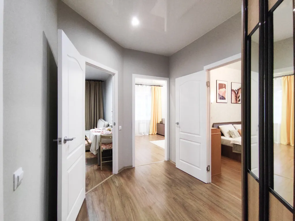 Большая двухкомнатная квартира в центре