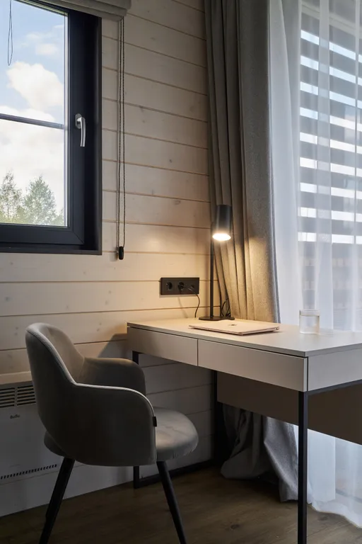 Просторный дом с сауной и камином в окружении леса и реки