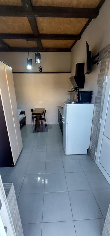 Квартира Семейный двухкомнатный с кухней — аренда посуточно в Штормовое