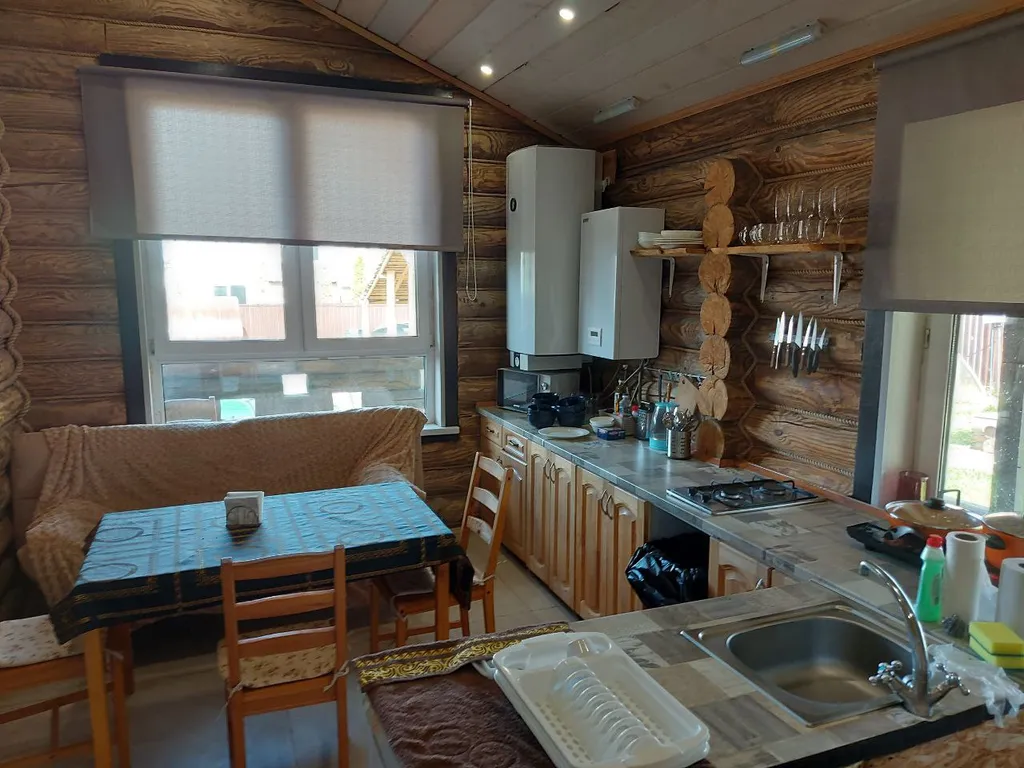 Дом изба в деревне с бассейном и баней