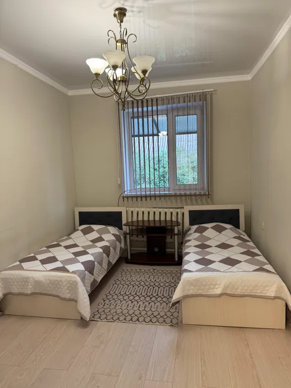 Двухэтажный дом в центре