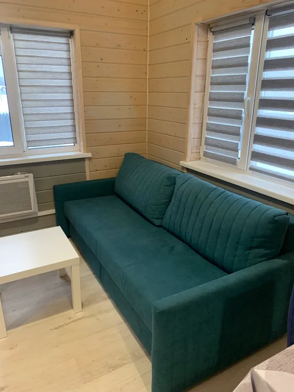 Два новых дома на большом участке с лесом