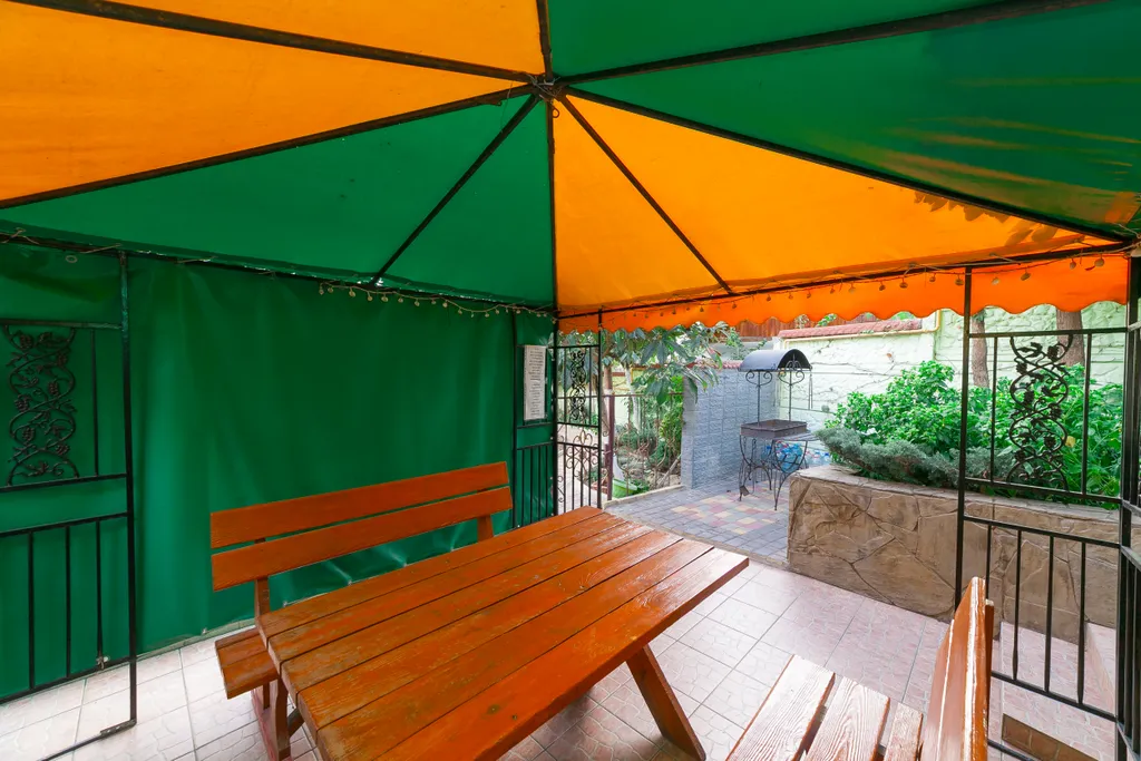 Уютные апартаменты с двориком в центре города